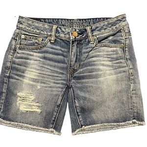 AE 🦅 DISTRESSED RAW HEM JEAN SHORTS